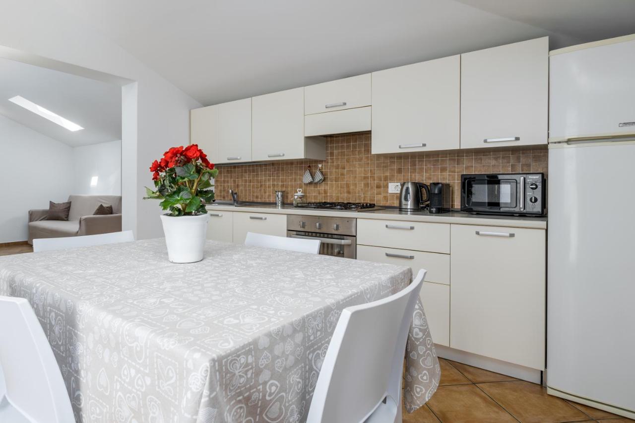 Lago Di Garda Vc, Dimora Charme Of Butterfly Apartment Кавайон Веронезе Екстериор снимка